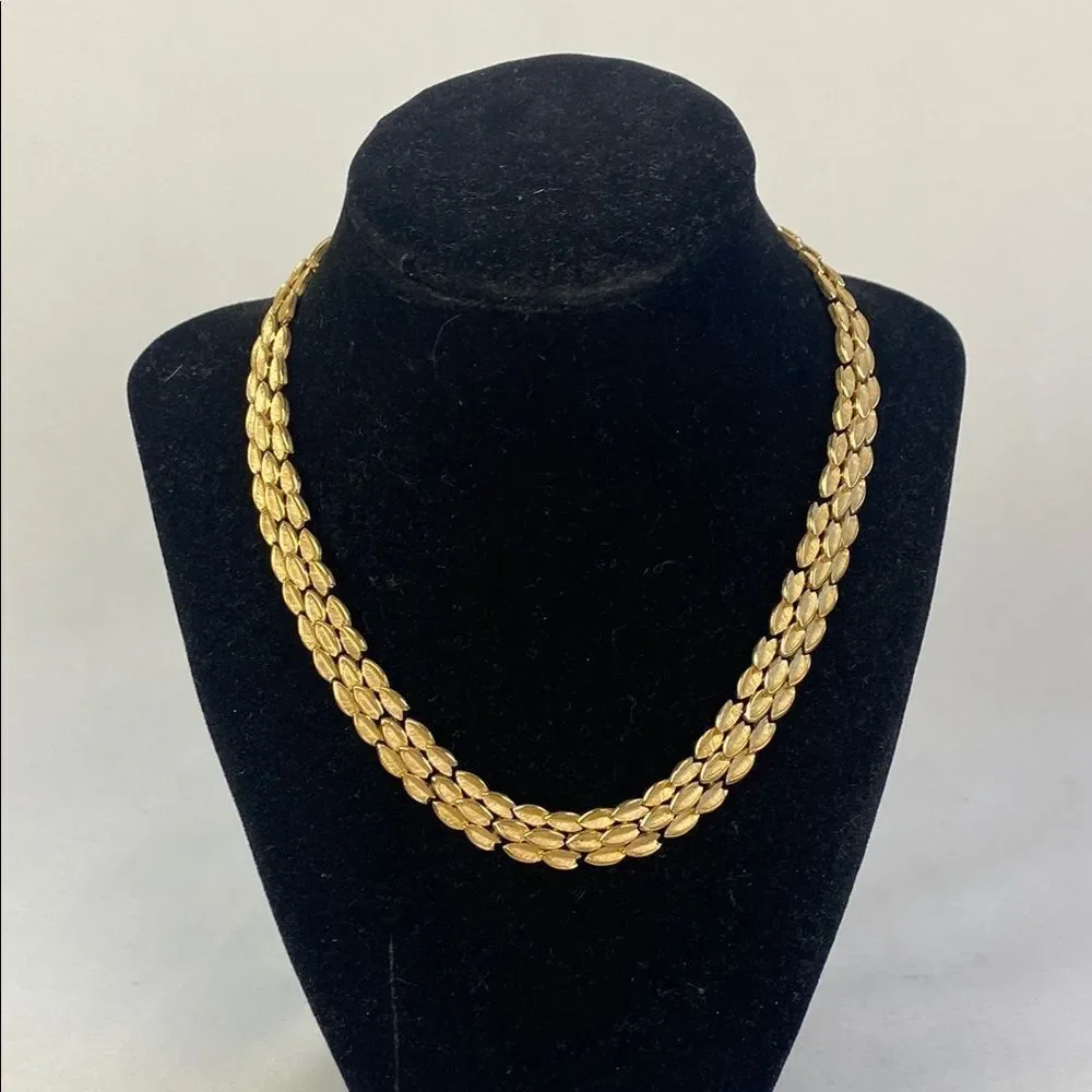Vintage Gold 60’s Leaves Necklace.